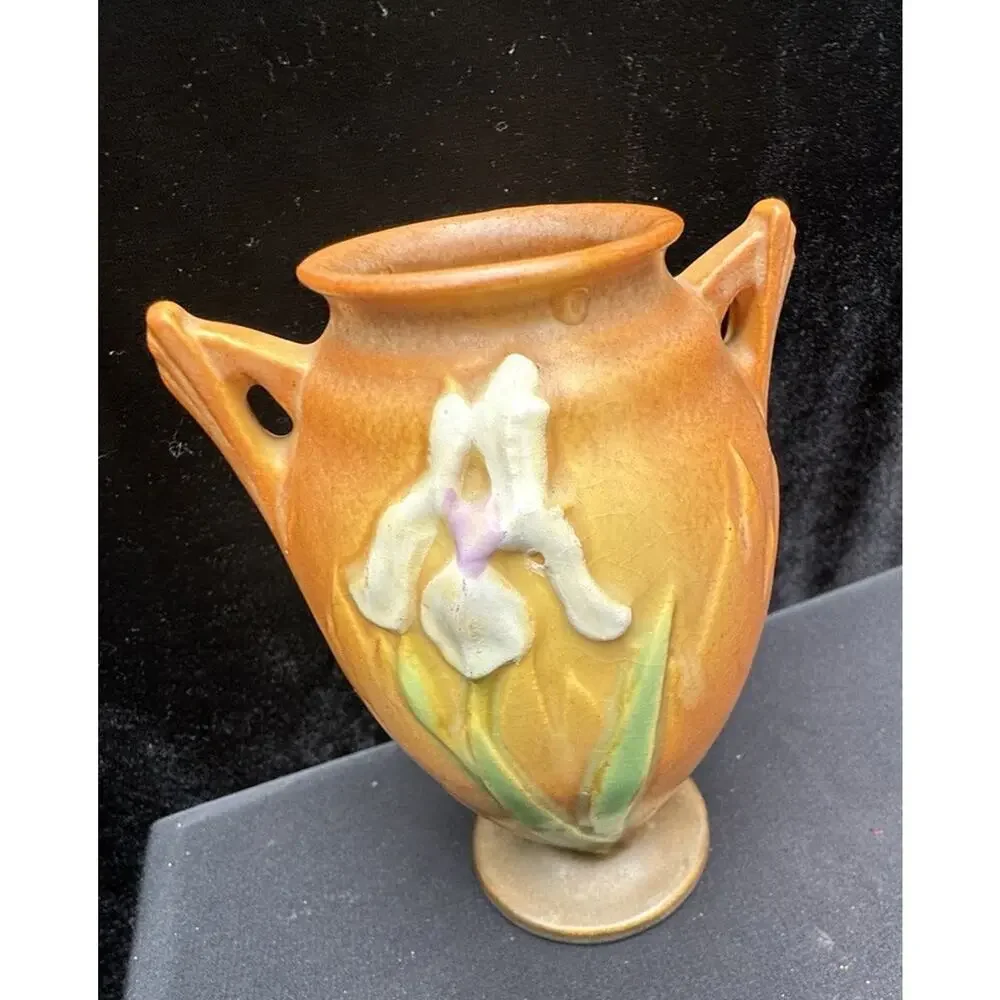Lovely Vintage 1950’s Roseville Pink Iris Pattern Orange Ceramic Vase -A72